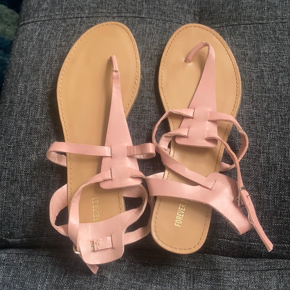 Forever 21 pink flat sandal size 9